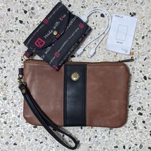 Stone Mountain iWalk Wristlet Brown/Blk